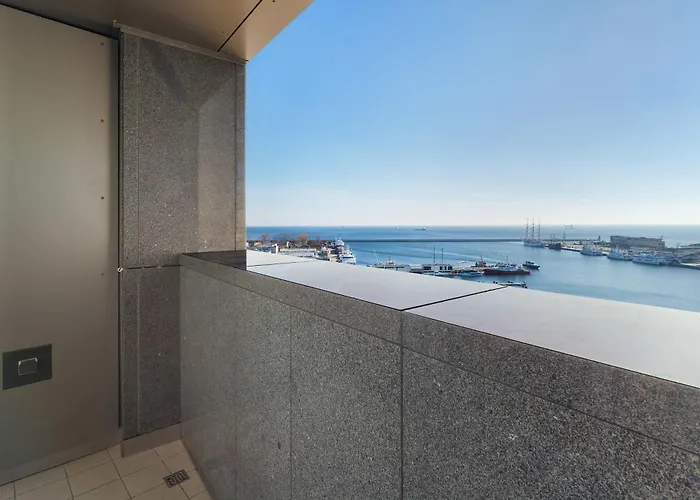 Sea Towers Nowoczesne W Gdyni Z Pieknym Widokiem I Parkingiem By Renters Apartamento